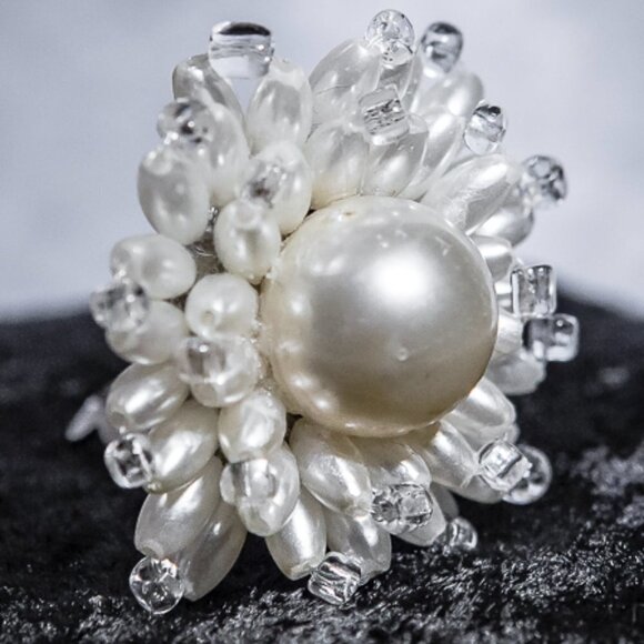 PRETTY Vintage Faux Pearl and Clear Beads Cluster Style Earrings CLIP ON - Picture 10 of 13